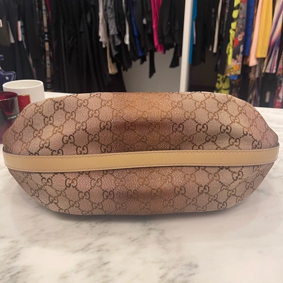 Authentic Gucci handbag - Picture 6 of 7